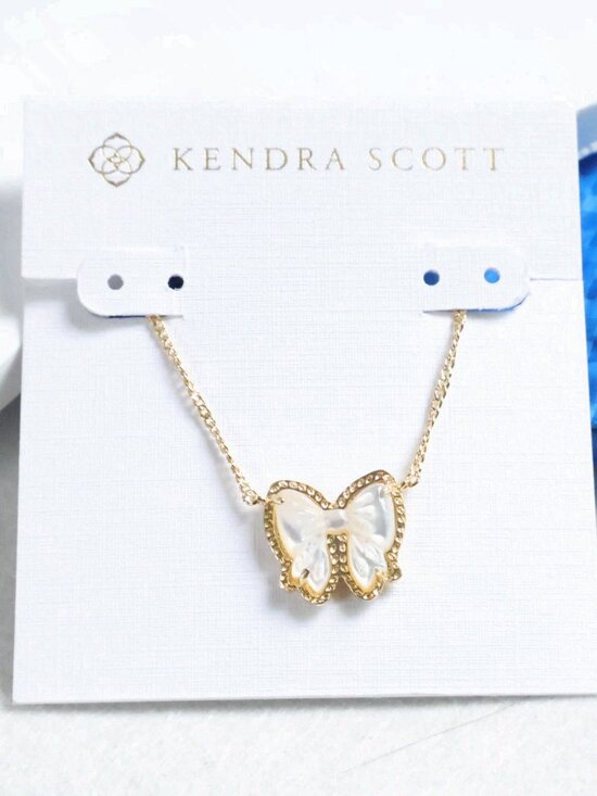 Kendra Scott Jewelry - Kendra Scott Haley Bow Gold Ivory Mother-of-Pearl Necklace NEW Perfect condition